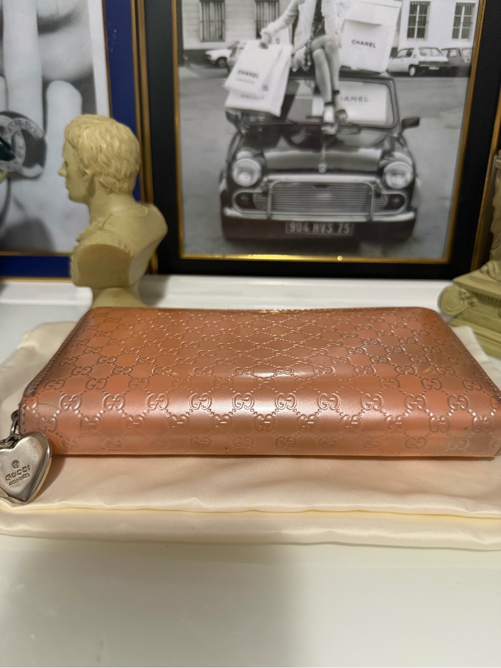 Gucci Metallic Peach GG Zip Around Wallet w/ COA - Picture 4 of 11
